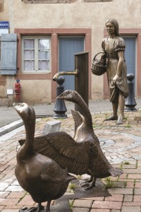 statue gardeuse d'oies